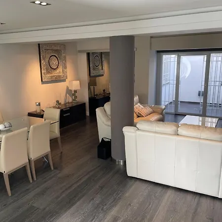 H&h Casa En Centro De *